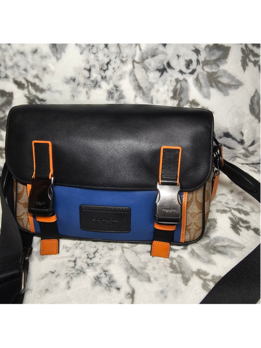 Coach Track Messenger Bag In Signature Canvas With Colorblock (Style C2725)